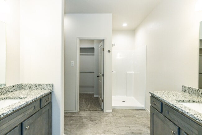 Building Photo - "Charming 2-Bed, 2-Bath Oasis with 1,227 Sq Ft of Comfort in Wolfforth!"