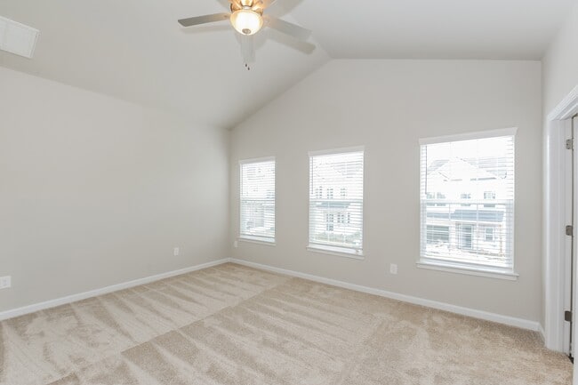 Building Photo - 132 Riley Cir