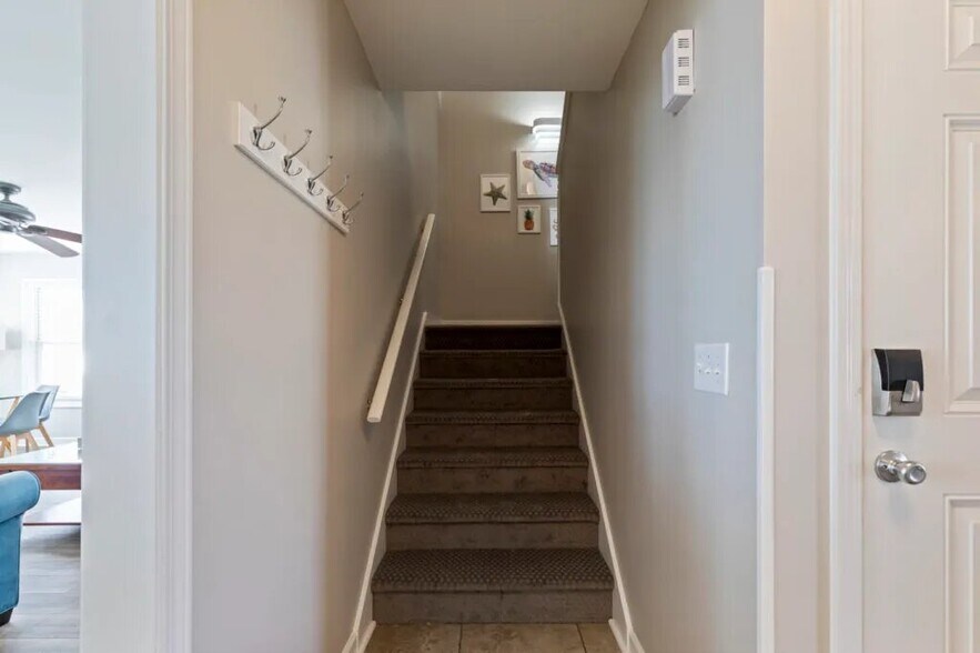 Building Photo - 1426 N Waccamaw Dr