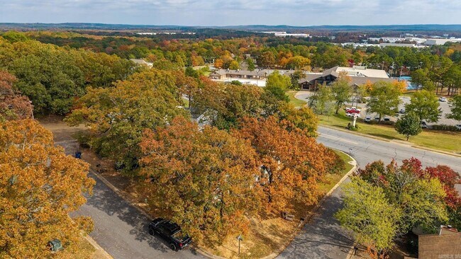 Building Photo - 102 Windwood Ln