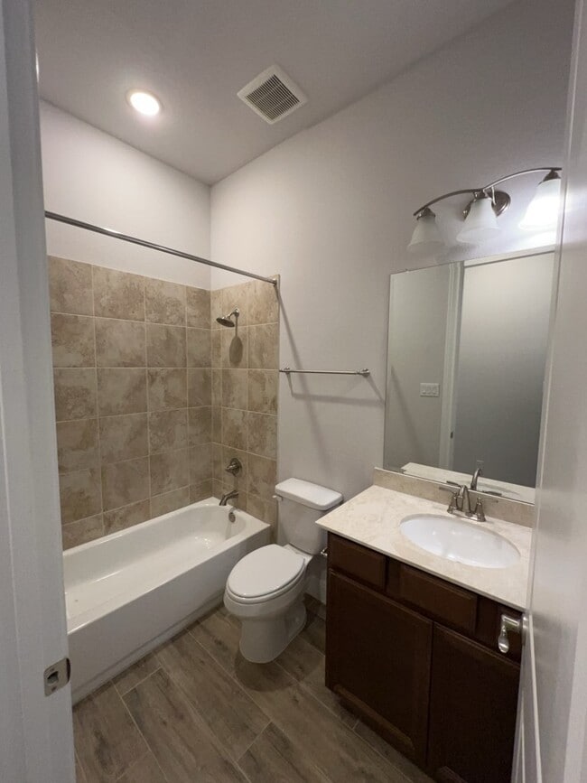 Building Photo - 5714 Caracara St