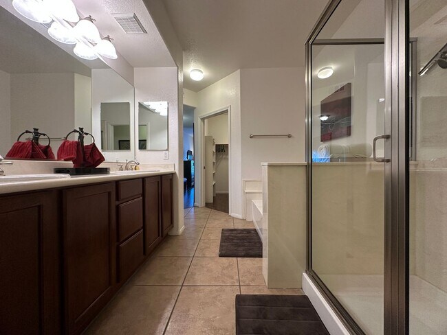 Building Photo - Fully Furnished Condo in Gated Summerlin Community – Resort-Style Living!