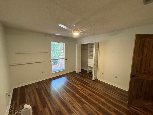 Building Photo - 201 N Blue Heron Dr