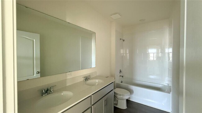 Building Photo - 2066 Walnut Crk Dr