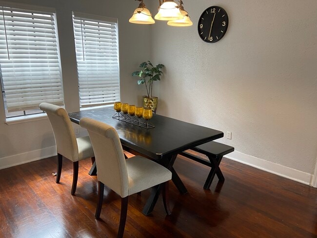 Building Photo - 2718 Cleburne St