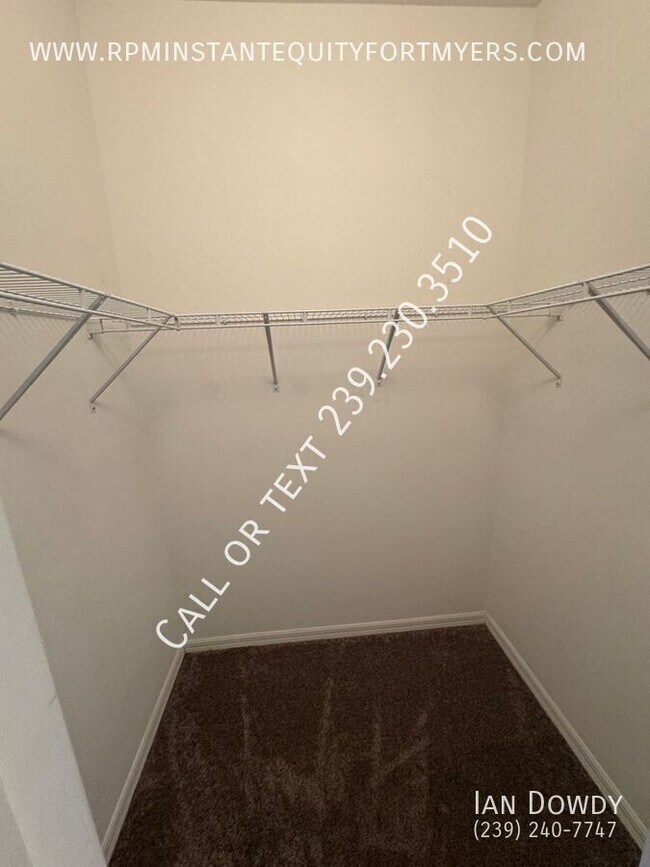 Building Photo - 8120 Banyan Breeze Way