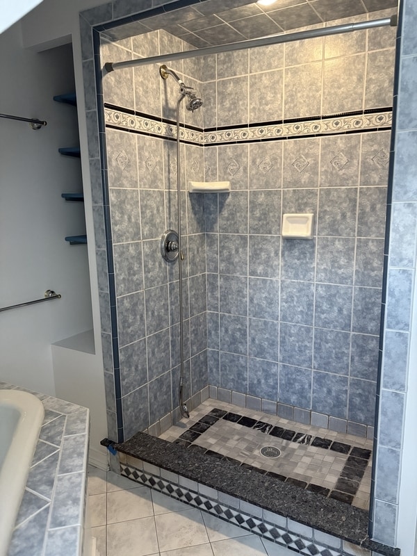 Building Photo - 537 Green Hollow Rd