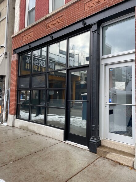 Building Photo - 934 W Diversey Pky