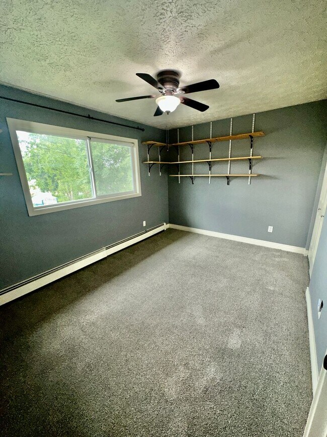Building Photo - 10840 Delta Cir