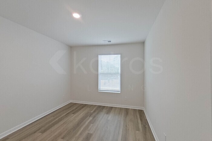 Building Photo - 115 Overstreet Way