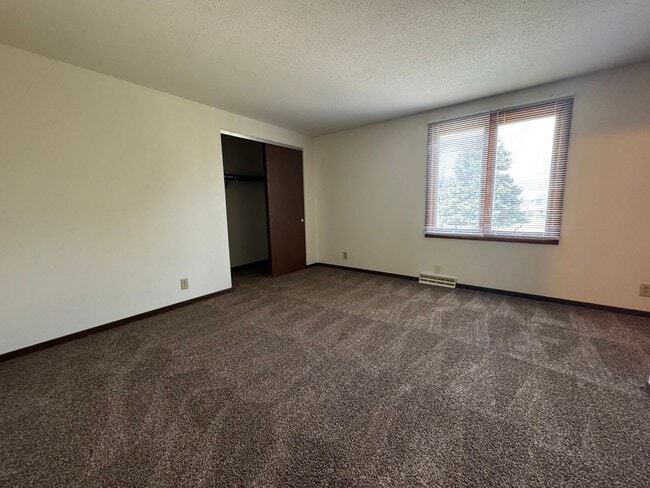 Building Photo - Lem Court Townhomes