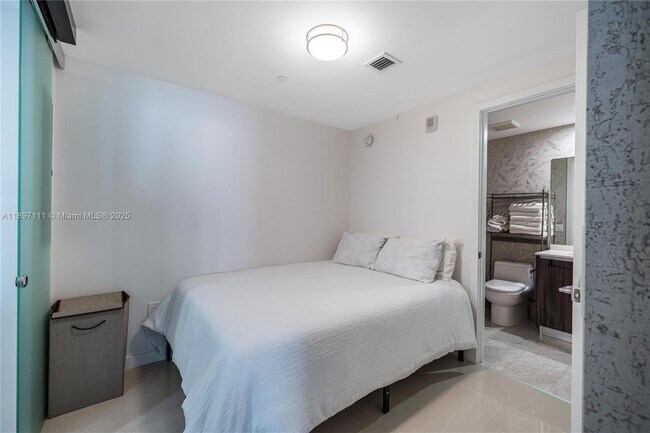 Building Photo - 488 NE 18th St