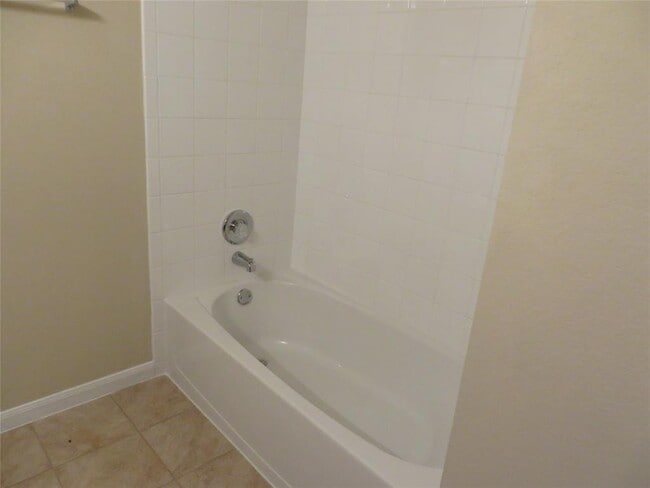 Building Photo - 505 Pinnacle Dr