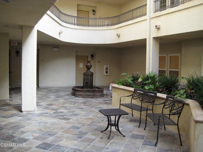 Building Photo - 14242 Burbank Blvd