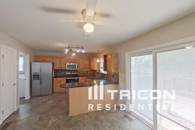 Building Photo - 745 Diamond Pointe Ct