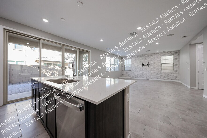 Building Photo - 1026 E Weatherby Way