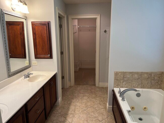 Building Photo - 3304 Longfords Mill Dr