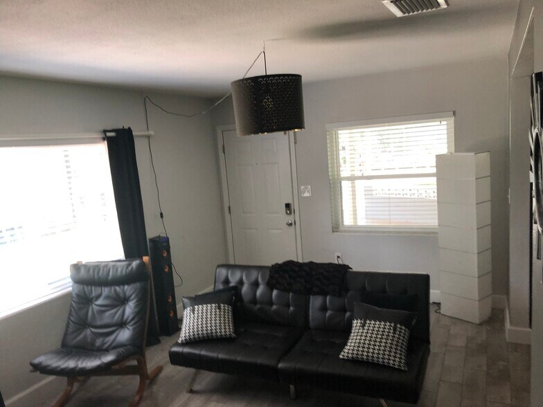 Living Room looking toward front door - 10 E King St