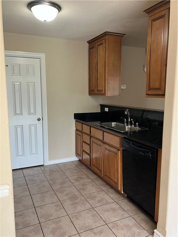 Building Photo - 892 Oakwood Ct