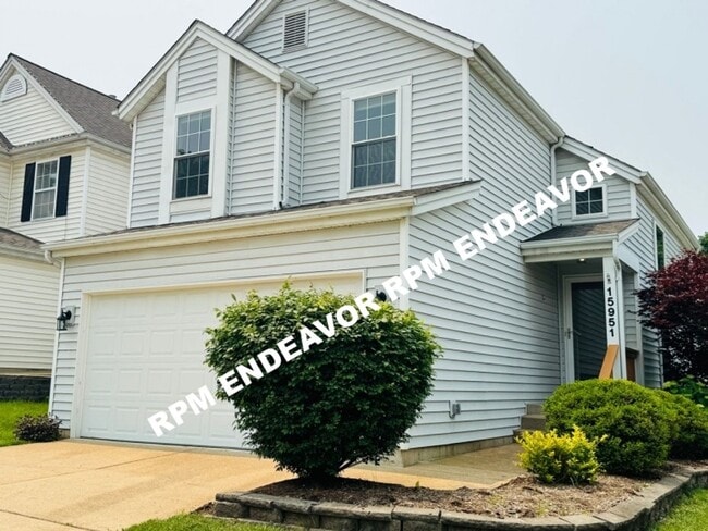 Building Photo - Beautiful 3BR/2.5BA Rental with Garage, Fe...