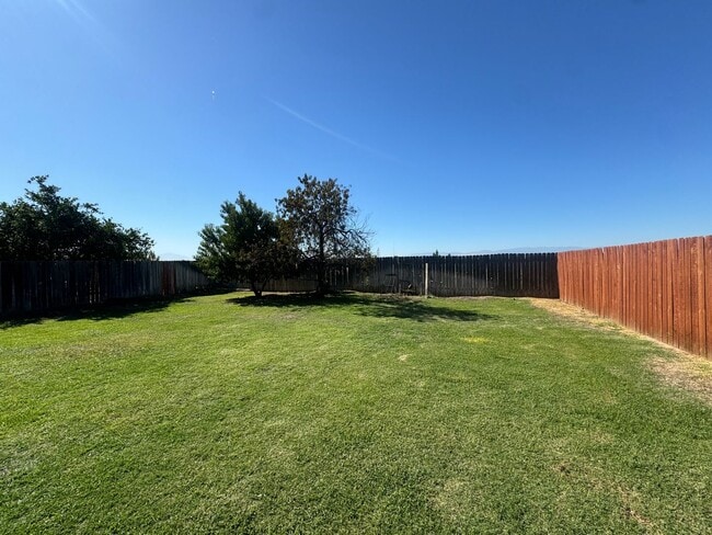Building Photo - Southwest 4 bedroom with Solar