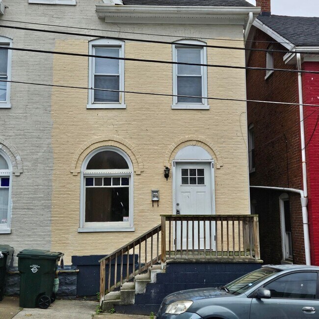 Primary Photo - 227-229 East Avenue
