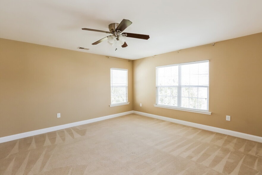 Building Photo - 4700 Kiddle Ln