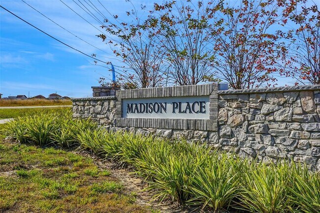 Building Photo - 959 Grandin St