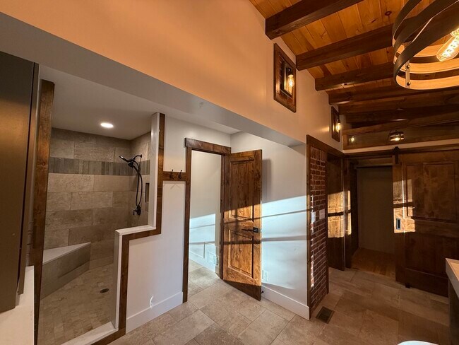 Building Photo - 233 Ranchwood Trail