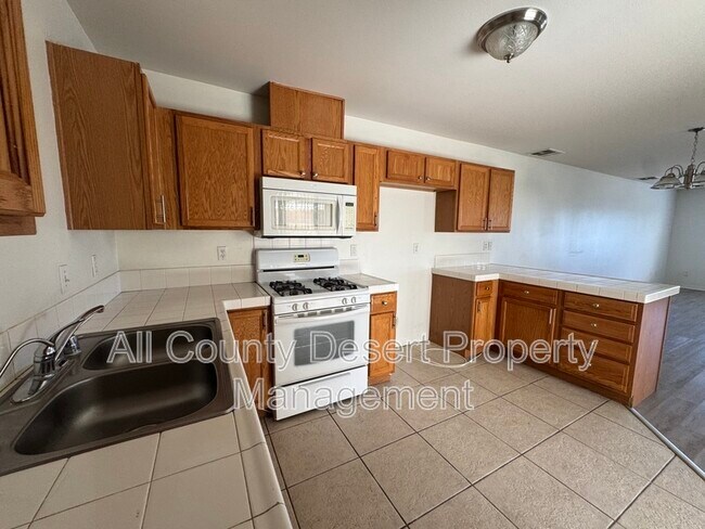 Building Photo - 28175 Avenida La Paz