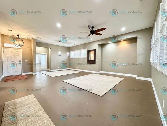 Building Photo - Stunning 3-Bedroom Home in Damonte Ranch –...