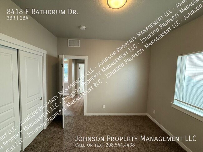 Building Photo - 8418 E Rathdrum Dr