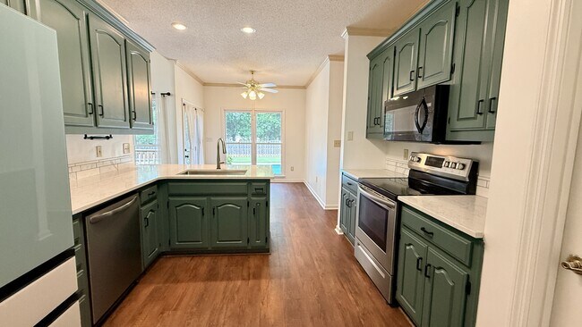 Building Photo - 113 Nobleton Ln NW