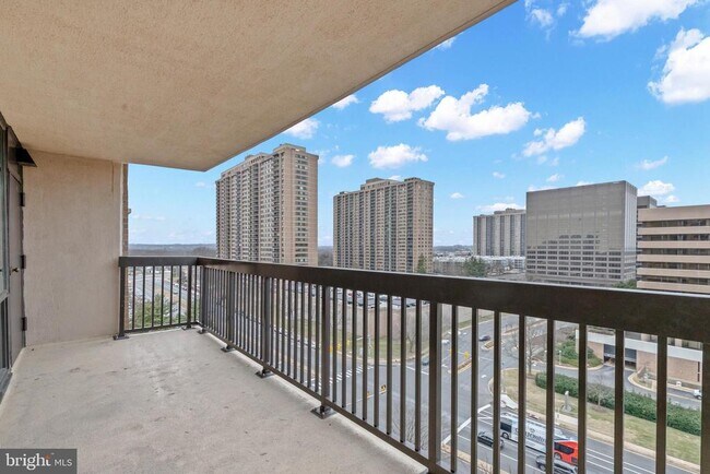 Building Photo - 3713 S George Mason Dr