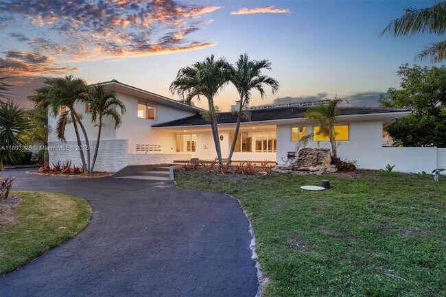 Building Photo - 1481 NE 104th St