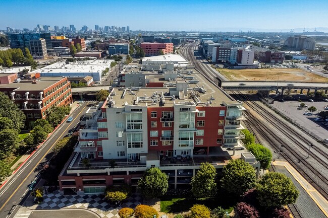 Building Photo - 5855 Horton St