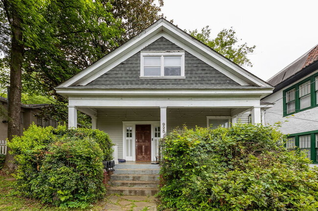 Primary Photo - 925 Greenwood Ave NE