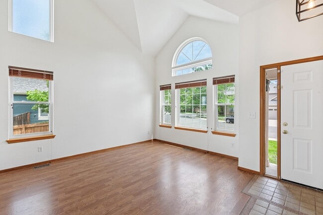 Building Photo - 12756 Utica Cir
