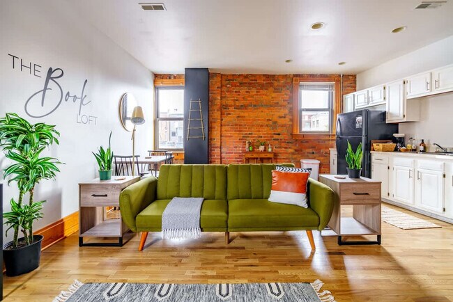 Building Photo - 1180 N High St