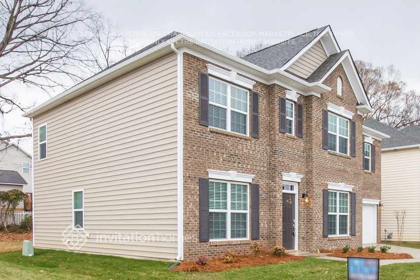 Building Photo - 10003 Maywine Cir