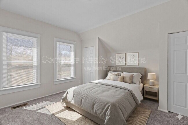 Building Photo - 6811 Etzel Ave