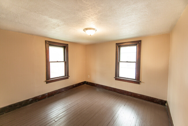 Building Photo - Lovers Lane