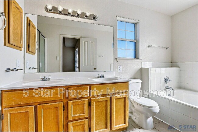 Building Photo - 3140 Tierra Agave Dr