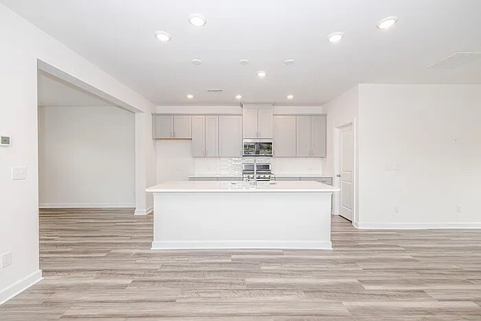 Building Photo - Room in Townhome on Bryce Ave