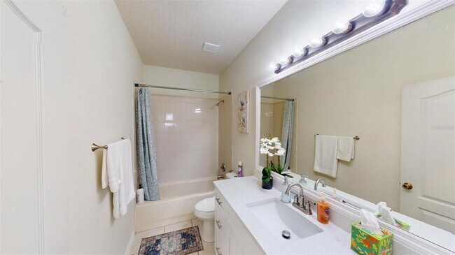 Building Photo - 3044 Camino Real Dr S