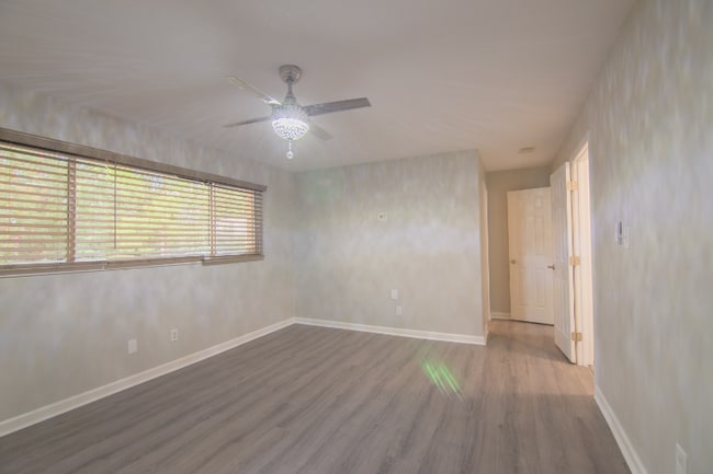 Building Photo - 7908 Horse Chestnut Ln