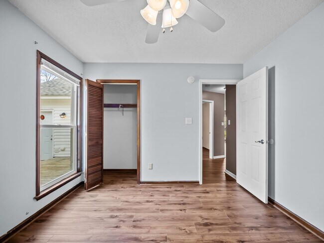 Building Photo - Welcome to Springdale Acres!
