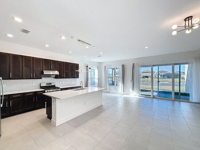 Building Photo - 32801 Tree of Life Ave