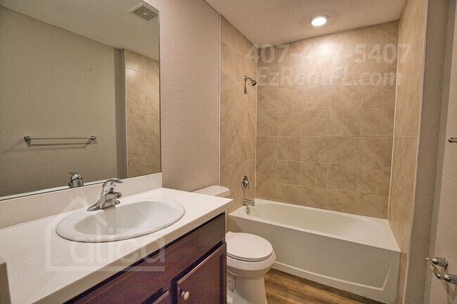 Building Photo - 121 Parish Dr