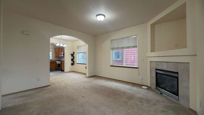 Building Photo - Spacious 3 Bedroom, 3 Bath End-Unit Condo – Parkview Village, Lynnwood